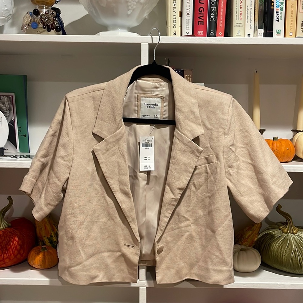 Abercrombie & Fitch Cropped Linen Blazer — Never Worn